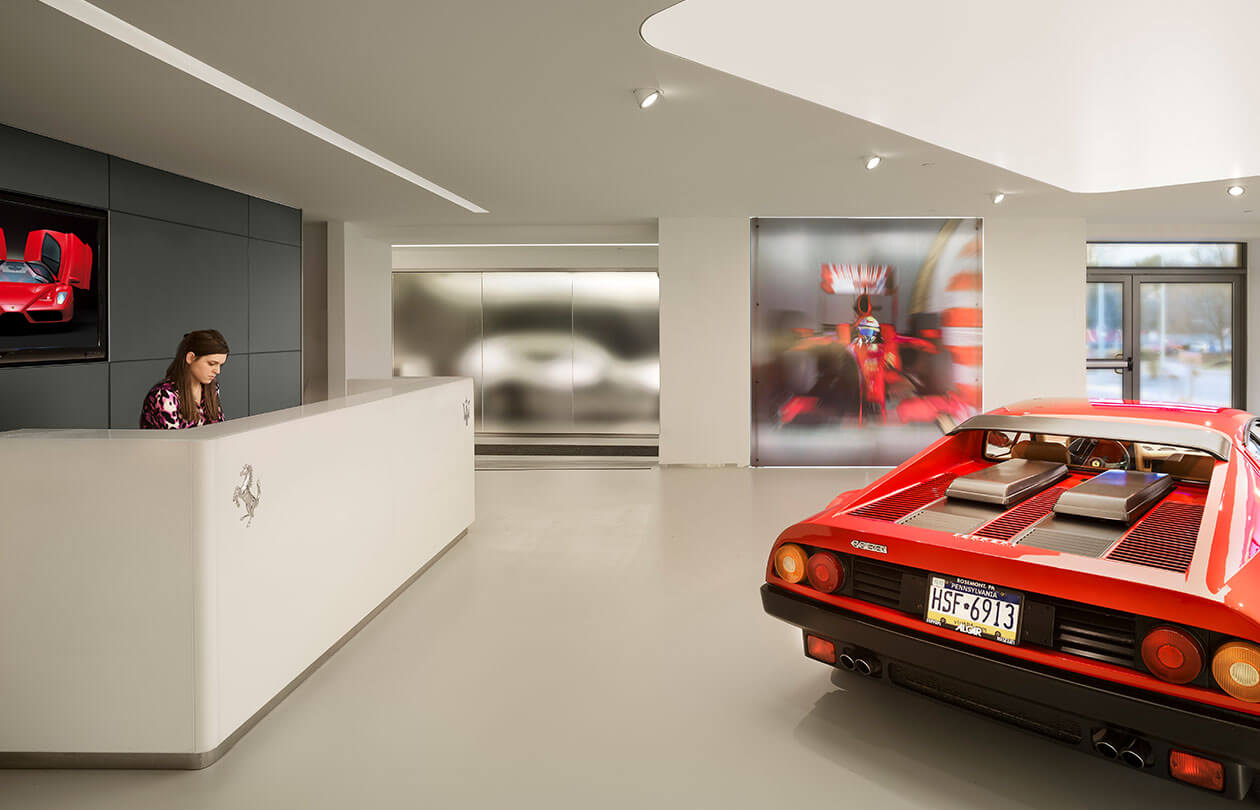 algar ferarri interior with car
